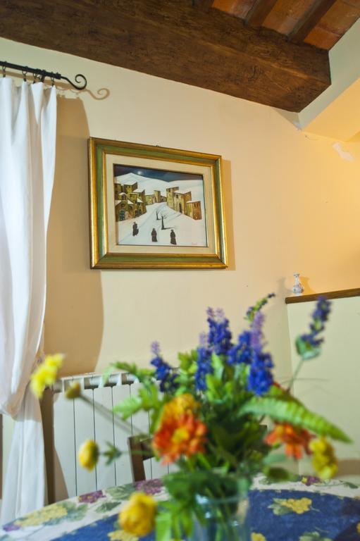 Pensjonat Casa Castellina Foligno Pokój zdjęcie
